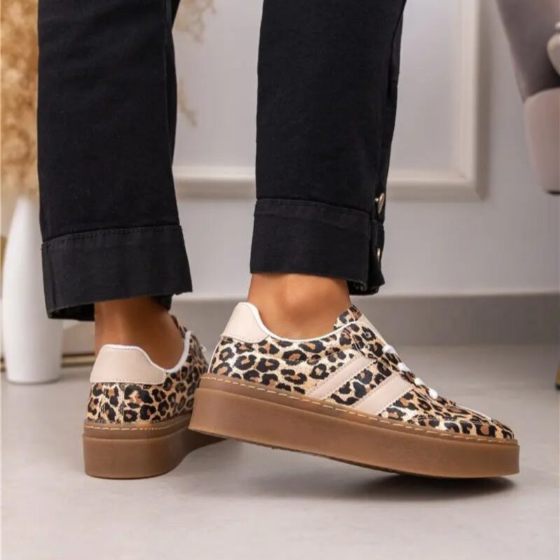 Deportivas leopardo suela de goma.